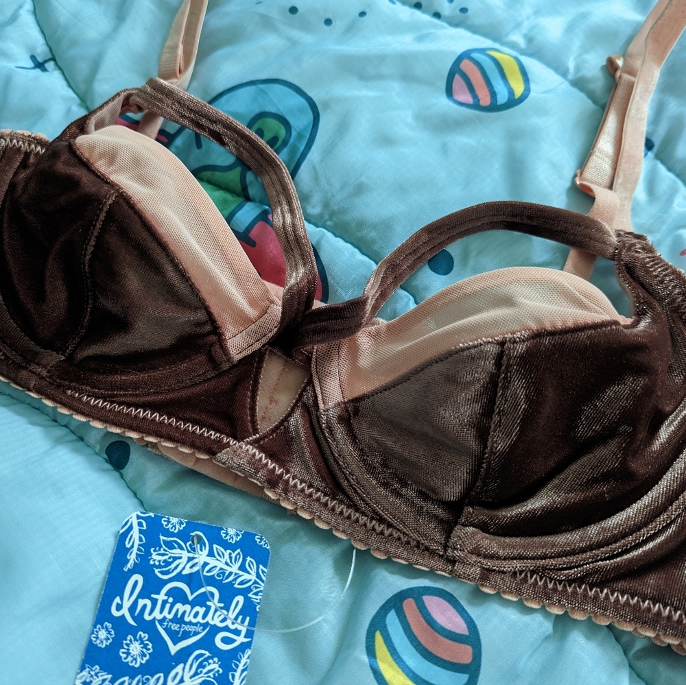🪷Intimately Free People Velvet Mesh Strappy Bra🪷